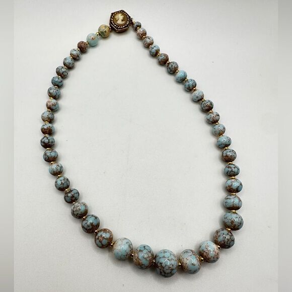 16" Vintage Revived ceramic and gold tone accent beaded necklace w/ cameo clasp! - Picture 9 of 14
